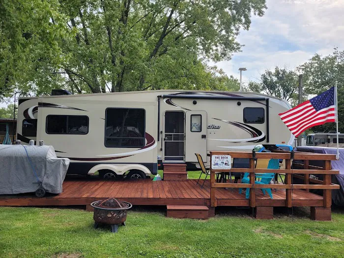 Silver Lake RV & MH Estates Picture 3