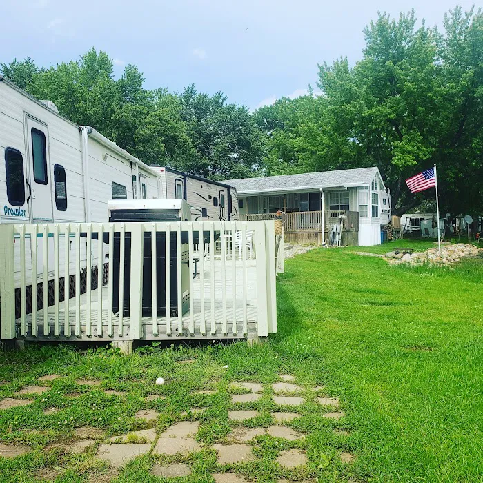 Silver Lake RV & MH Estates Picture 4