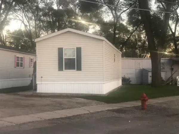 Silver Lake RV & MH Estates Picture 5