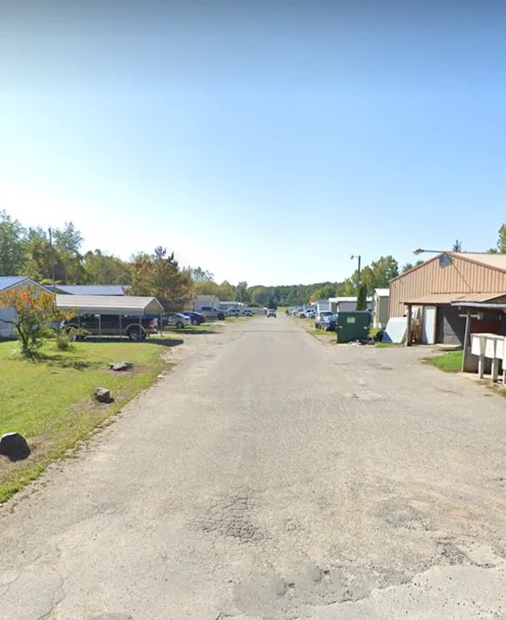 Golden Acres Mobile Home Park Picture 4