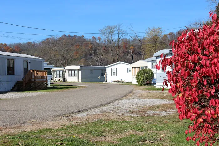 Johnson's Mobile Home Park Picture 3