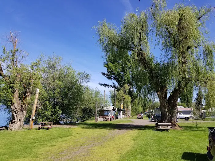 Agency Lake Resort Picture 5