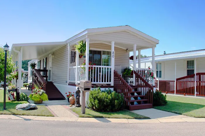 Harmony Pointe Mobile Home Park Picture 2