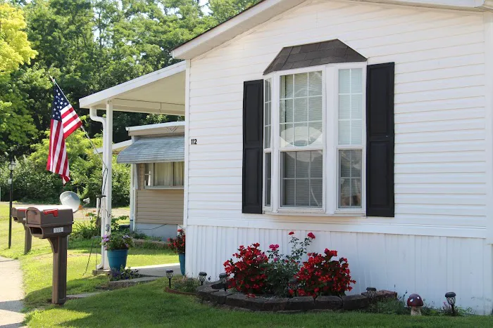 Harmony Pointe Mobile Home Park Picture 4