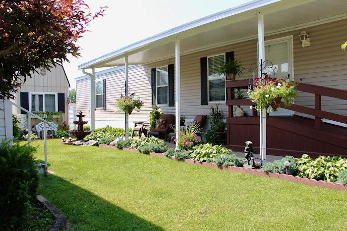 Harmony Pointe Mobile Home Park Picture 3