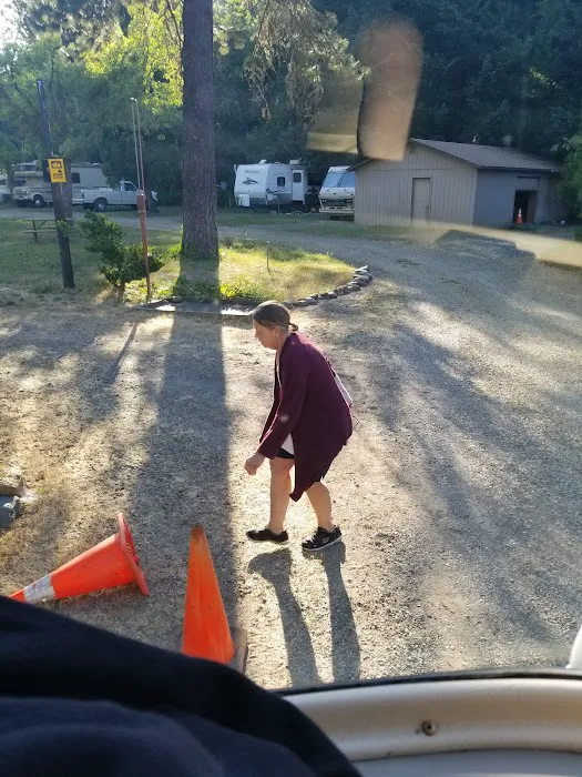 Redwood Hwy Campground Picture 2