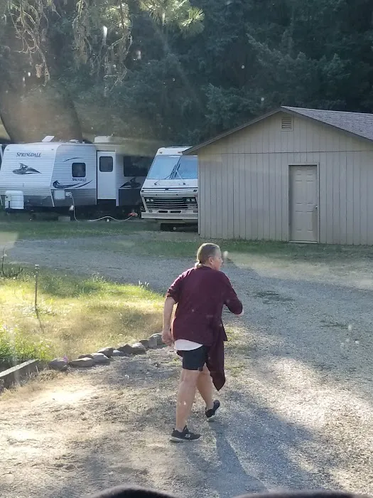 Redwood Hwy Campground Picture 1