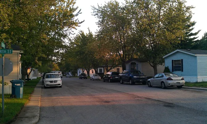 Lee Villa Mobile Home Park Picture 1