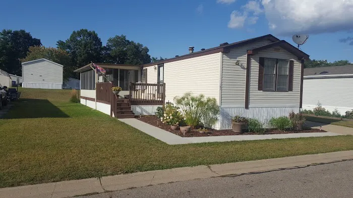 Cozy Manufactured Home Community Picture 1