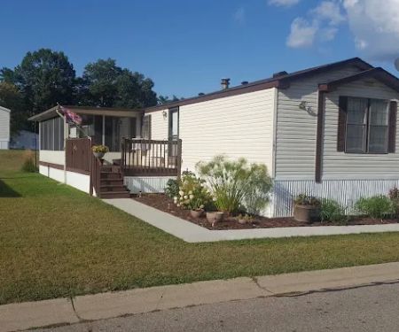 Cozy Manufactured Home Community