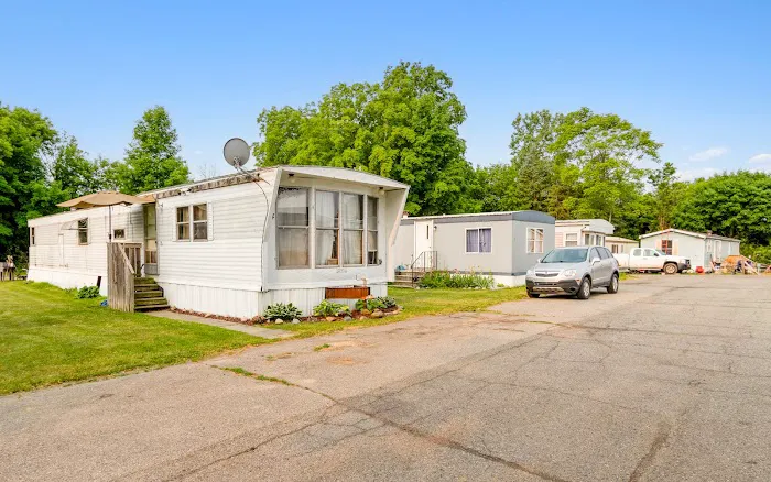 Michigan Avenue Estates Mobile Home Park Picture 3