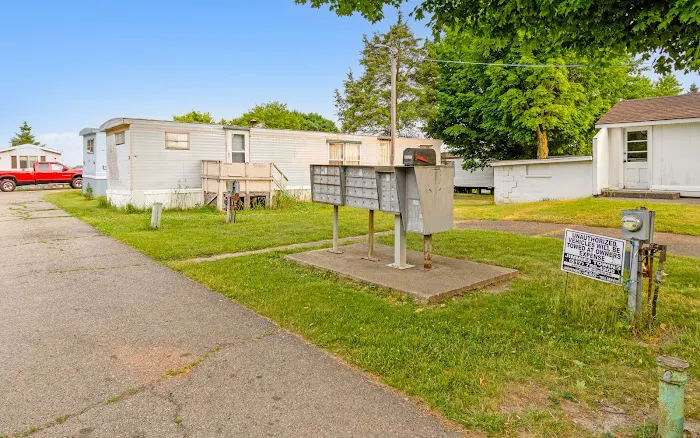 Michigan Avenue Estates Mobile Home Park Picture 8