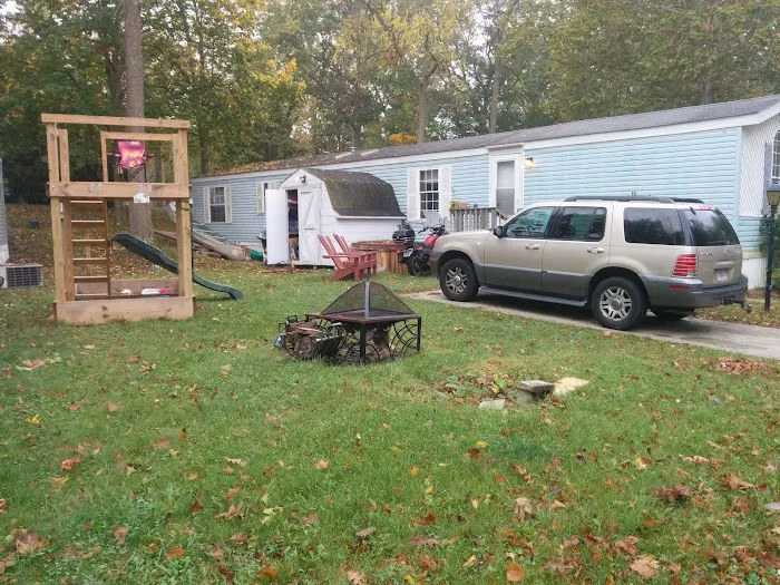 Country Court Estates Picture 2