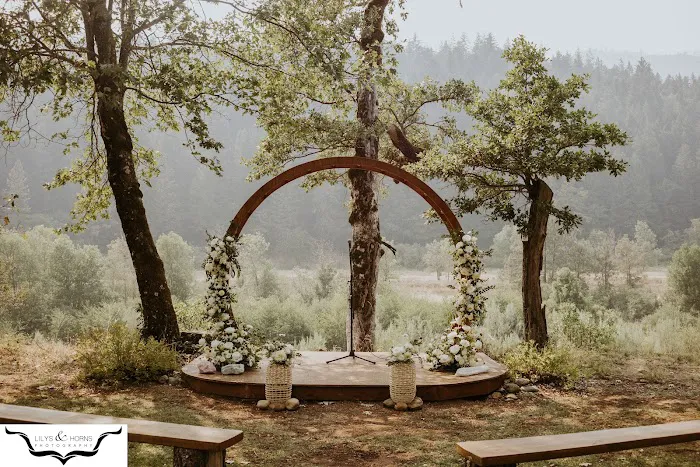 Cedar Bloom Farm Picture 9