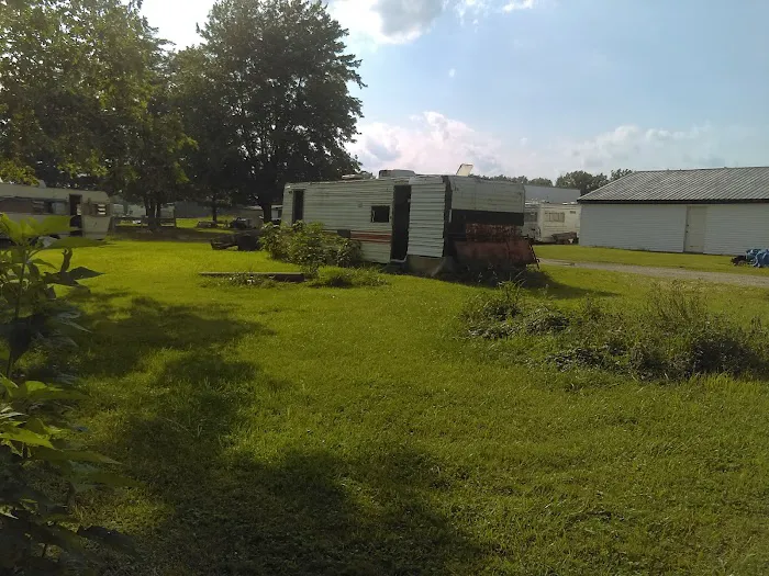 Green Meadows Mobile Home Park Picture 5