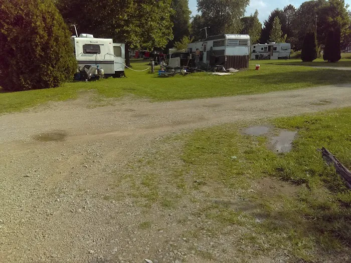 Green Meadows Mobile Home Park Picture 3