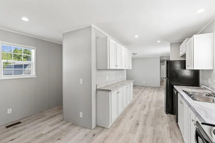 Ideal North Manufactured Home Community Picture 1