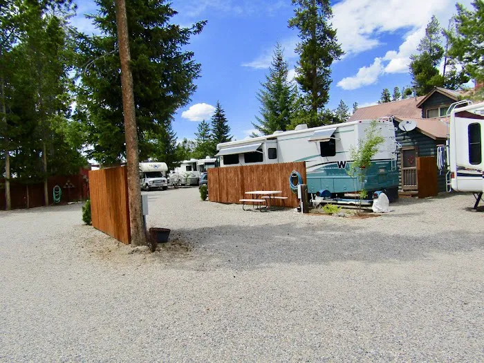 Hideaway RV Park Picture 7