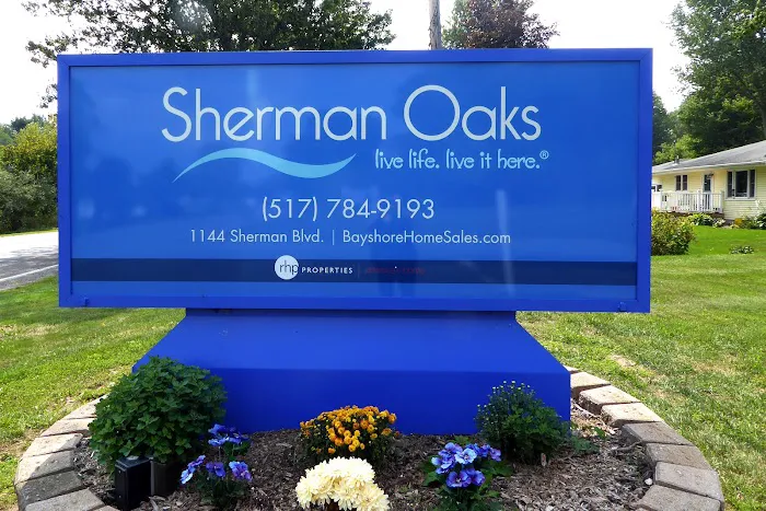 Sherman Oaks Manufactured Home Community Picture 9