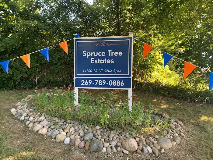 Spruce Tree Mobile Home Park Picture 4