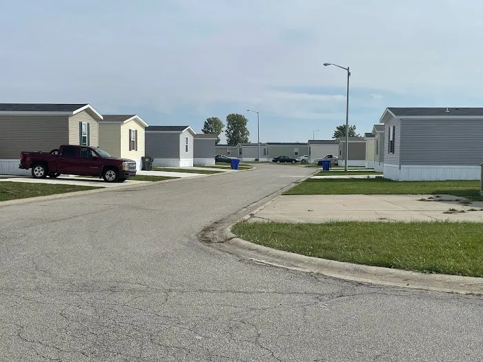 Woodlake Estates Manufactured Home Community Picture 4
