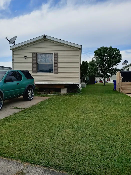 Woodlake Estates Manufactured Home Community Picture 7