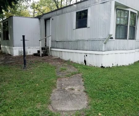 Woodlake Estates Manufactured Home Community