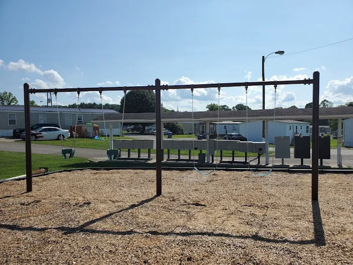 Blue Spruce Pointe Mobile Home Park Picture 8