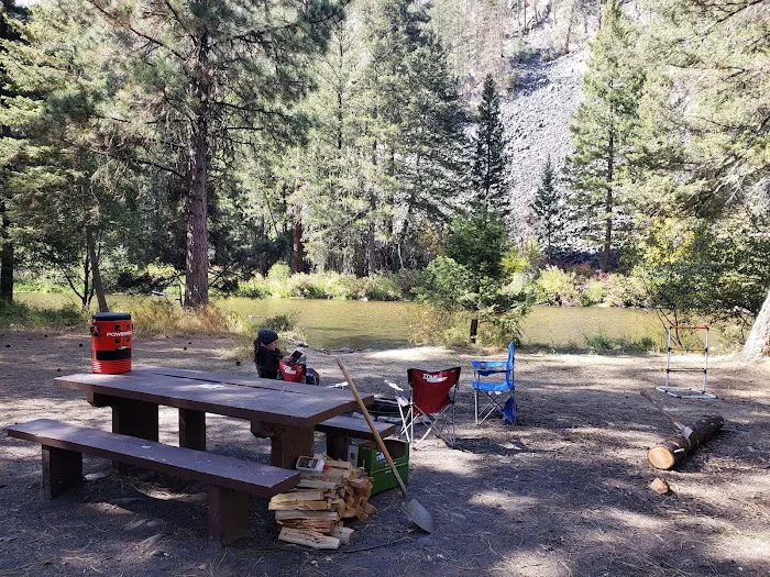 Harry's Flat Campground Picture 10