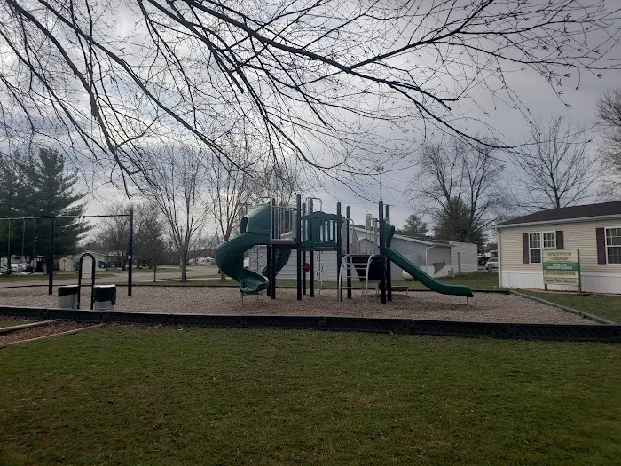 Applewood Pointe Mobile Home Park Picture 7