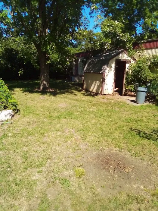 Applewood Pointe Mobile Home Park Picture 4