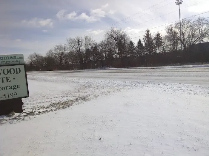 Applewood Pointe Mobile Home Park Picture 10