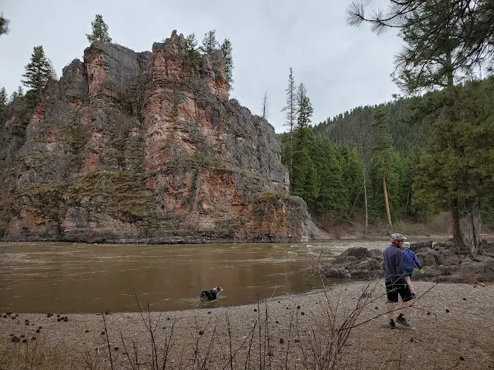 Corricks Riverbend Campground Picture 4