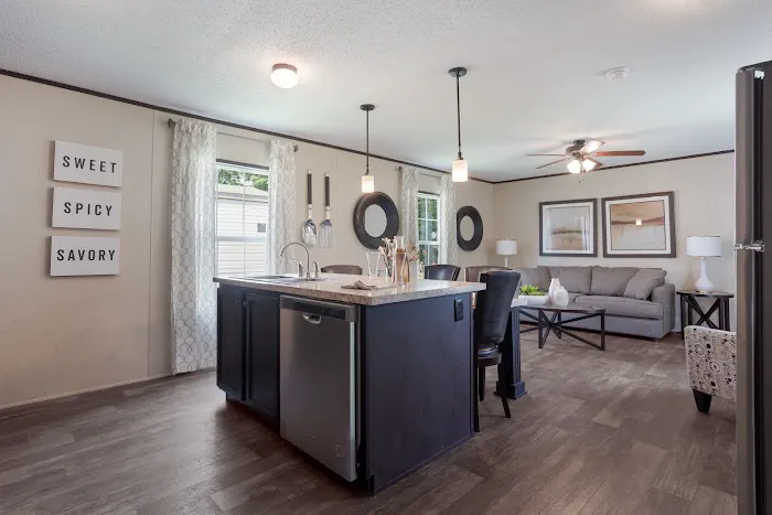 Green Acres Mobile Home Village Picture 4