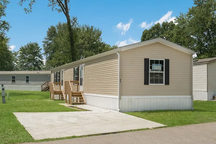 Green Acres Mobile Home Village Picture 3