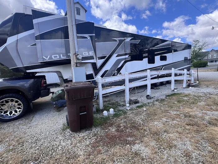 Creekside (Prev Mendenhalls) RV/Mobile Park Picture 2