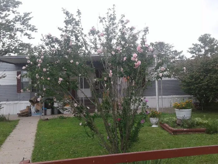 Countyline Mobile Home Park Picture 4