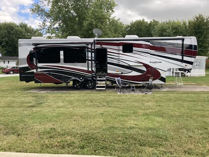 Fair Oaks Estates Mobile Home & RV Park Picture 2