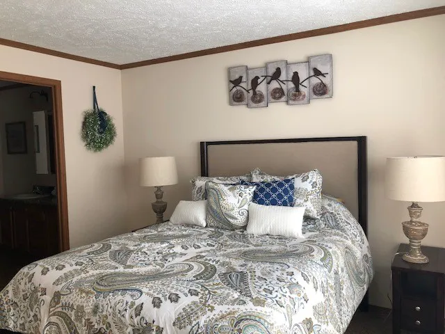 Sylvan Crossing Picture 6