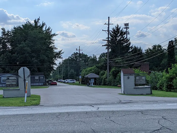 Mobile Manor Trailer Park Picture 3