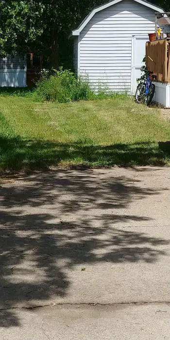 Eaton Pine Village Manufactured Housing Community Picture 4