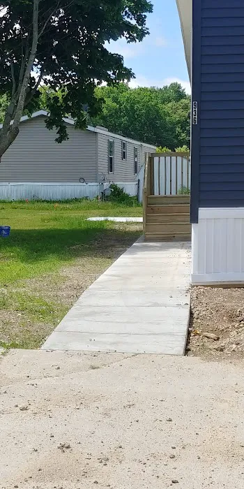 Eaton Pine Village Manufactured Housing Community Picture 2