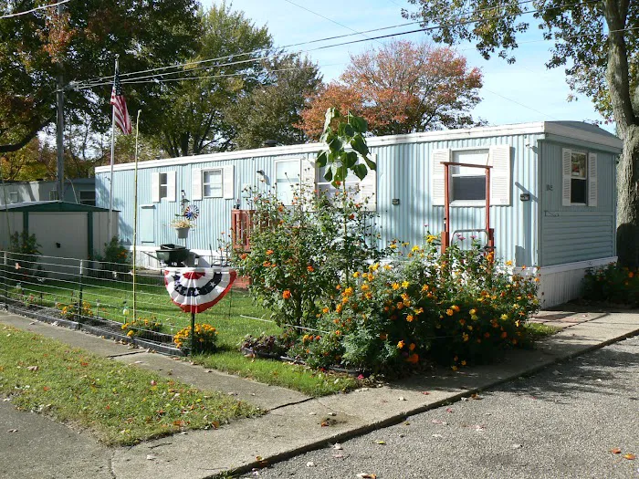 Harper Commons Mobile Home Community Picture 3