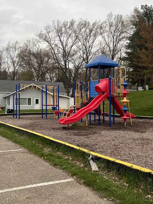 Hickory Hills Village Picture 3