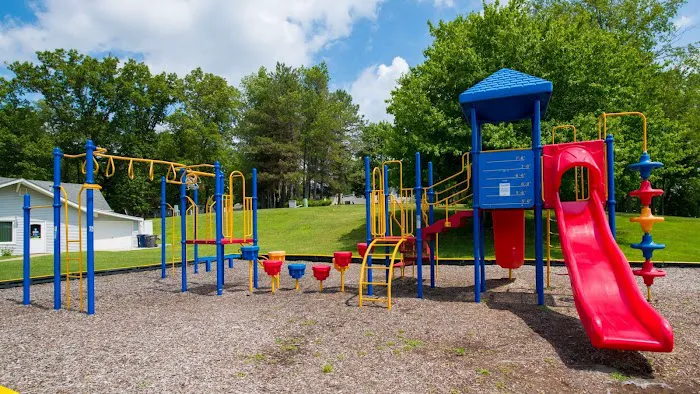 Hickory Hills Village Picture 9