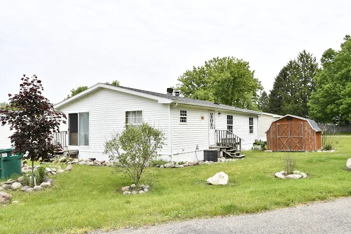 Centreville Mobile Home Park Picture 6