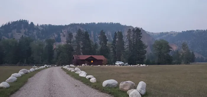 Rock Creek Rustic Cabin Picture 8