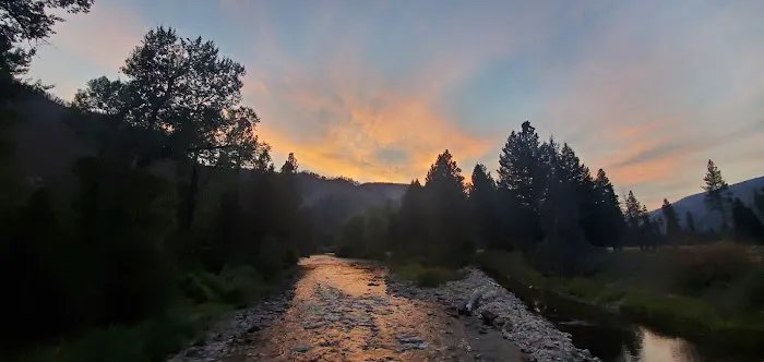 Rock Creek Rustic Cabin Picture 7