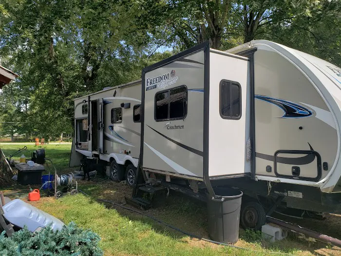 Fawn Court Estates Mobile Home & RV Rental Park Picture 7