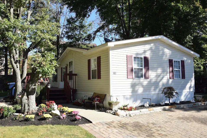 Yorktowne Manufactured Home Community Picture 6